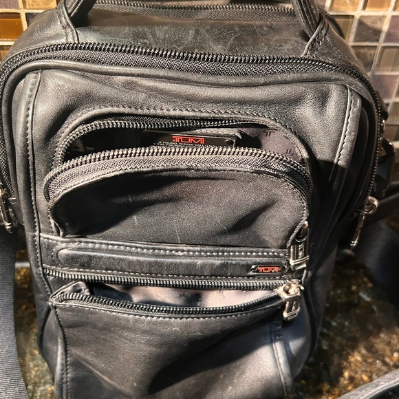 Tumi Black Leather Messenger Shoulder Travel Computer Shoulder Bag & Free Wallet - Picture 9 of 16